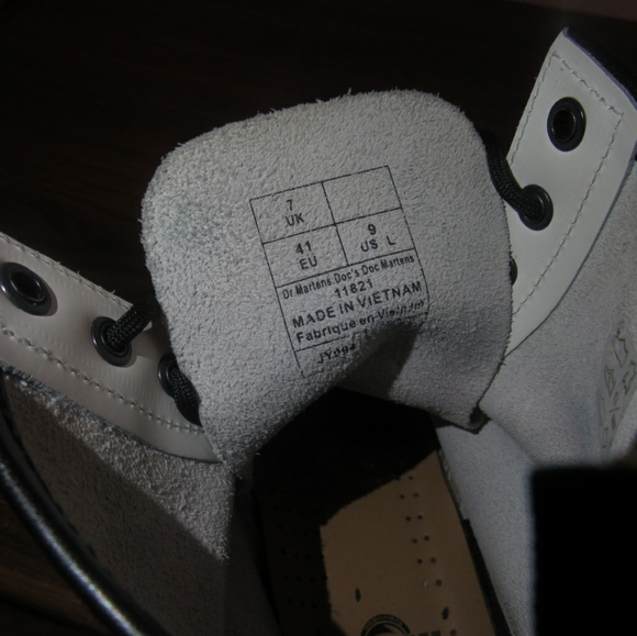 White Dr. Marten boots - Picture 4 of 5